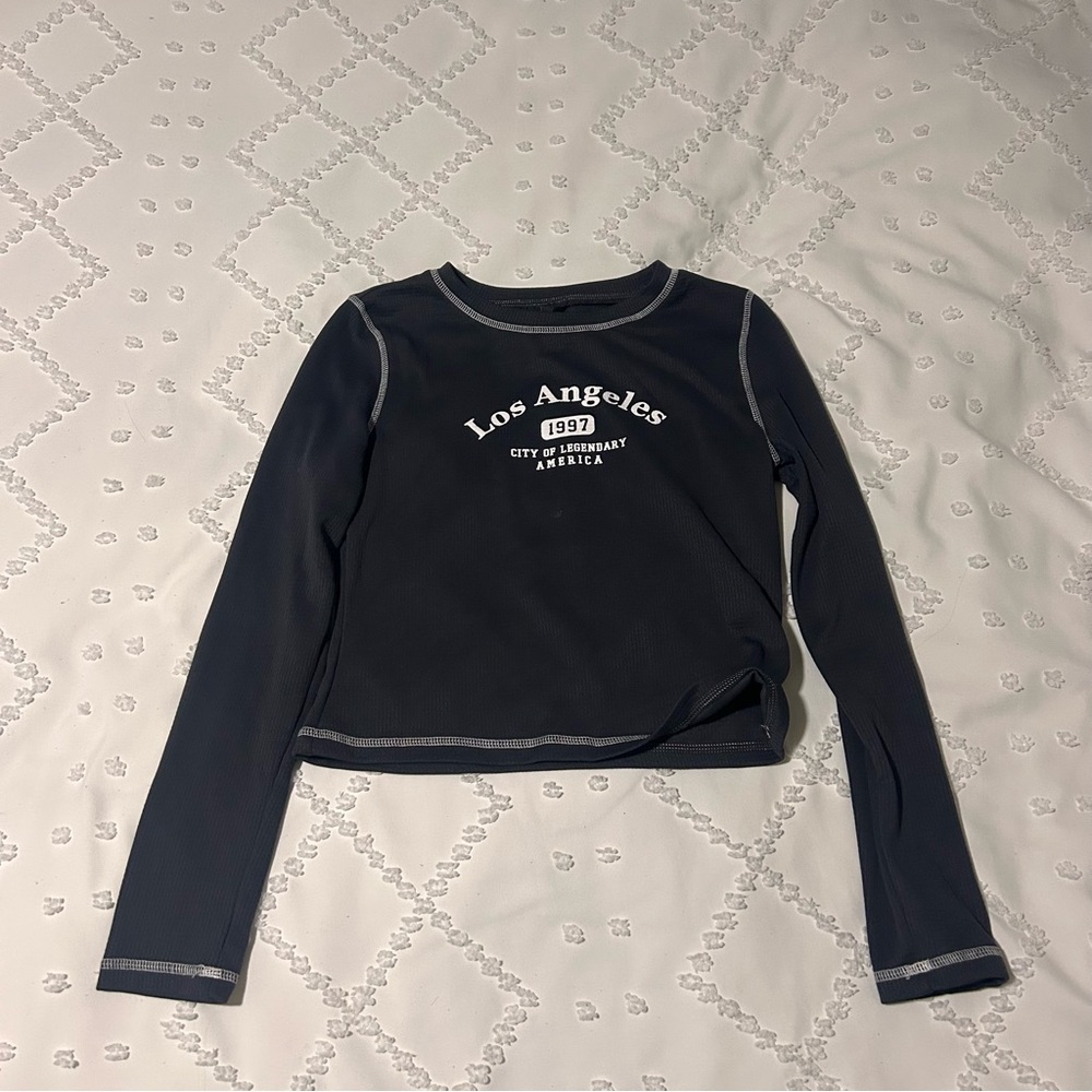black long sleeve los angeles crop top